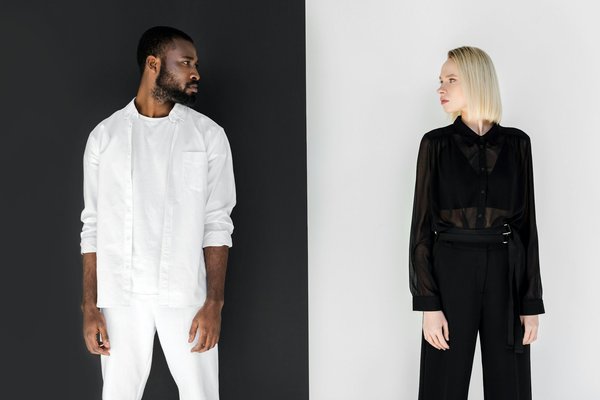 Collection élégante de tableaux noir et blanc modernes